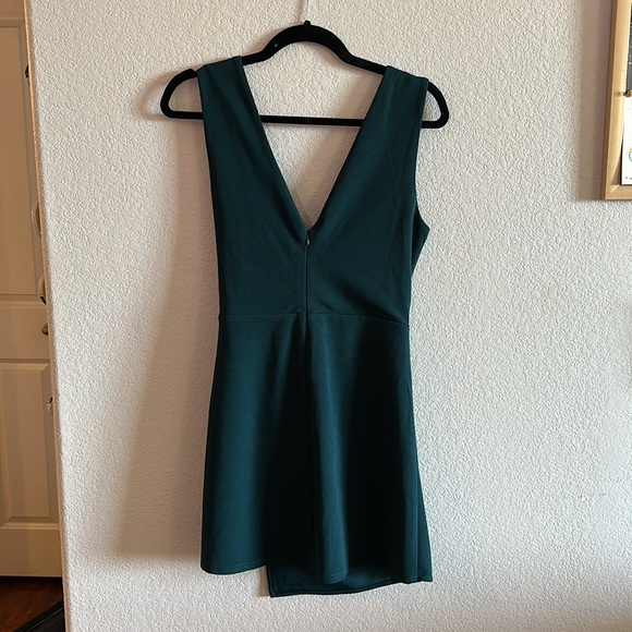Lulu’s Minidress - Picture 4 of 6